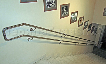 Двойной пристенный поручень из нержавейки купить в Симферополе