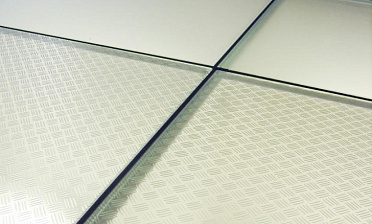 Стеклянный пол в квартиру с декоративным стеклом купить в Симферополе