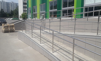 Поручни для инвалидов из нержавеющей стали в Симферополе. Готовые проекты ПерилаГлавСнаб