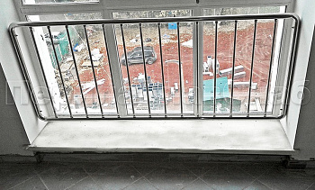 Ограждения из нержавейки экранного типа «Частокол» для окон в Симферополе. Готовые проекты ПерилаГлавСнаб