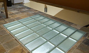 Стеклянный пол в квартиру с подсветкой купить в Симферополе