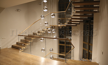 Перила для лестниц в частном доме в Симферополе. Готовые проекты ПерилаГлавСнаб Перила для лестниц в частном доме в Симферополе. Готовые проекты ПерилаГлавСнаб