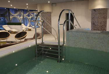 Ограждения и поручни из нержавеющей стали для бассейна, бани и сауны купить в Симферополе