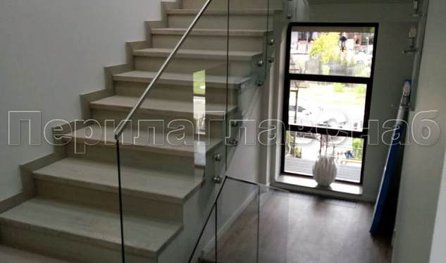 Таунхаус в Опалихе  в Симферополе. Готовые проекты ПерилаГлавСнаб Таунхаус в Опалихе  в Симферополе. Готовые проекты ПерилаГлавСнаб