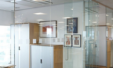 Стеклянные перегородки премиум для офиса купить в Симферополе