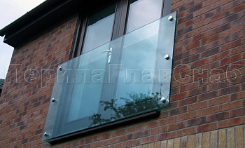 Ветрозащитное ограждение без стоек, на точечном креплении в торец в Симферополе. Готовые проекты ПерилаГлавСнаб