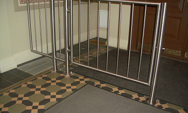 Ограждение лестниц для детей с вертикальным заполнением купить в Симферополе