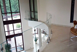 Стеклянные перила для атриумов в Симферополе. Готовые проекты ПерилаГлавСнаб - фото 5