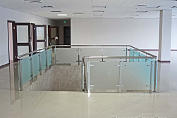 Ограждения из нержавейки со стеклом в Симферополе. Готовые проекты ПерилаГлавСнаб - фото 10