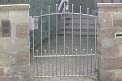 Ограждение лестницы от детей в Симферополе. Готовые проекты ПерилаГлавСнаб - фото 3