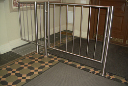 Ограждение лестницы от детей в Симферополе. Готовые проекты ПерилаГлавСнаб - фото 1