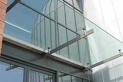 Консольные козырьки и навесы в Симферополе. Готовые проекты ПерилаГлавСнаб - фото 9