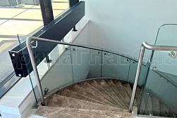 Стеклянные перила для винтовых лестниц в Симферополе. Готовые проекты ПерилаГлавСнаб - фото 5