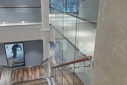 Цельностеклянные ограждения на несущем стекле в Симферополе. Готовые проекты ПерилаГлавСнаб - фото 14