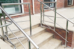 Ограждение лестницы от детей в Симферополе. Готовые проекты ПерилаГлавСнаб - фото 4